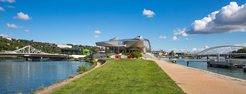 Vue sur le musée depuis le jardin